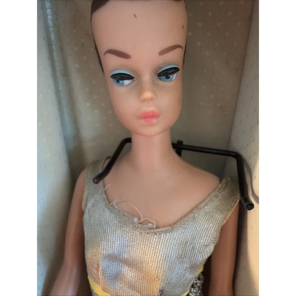 Rare Fashion Queen Barbie Case Wigs‎ Outfits Booklet Lot